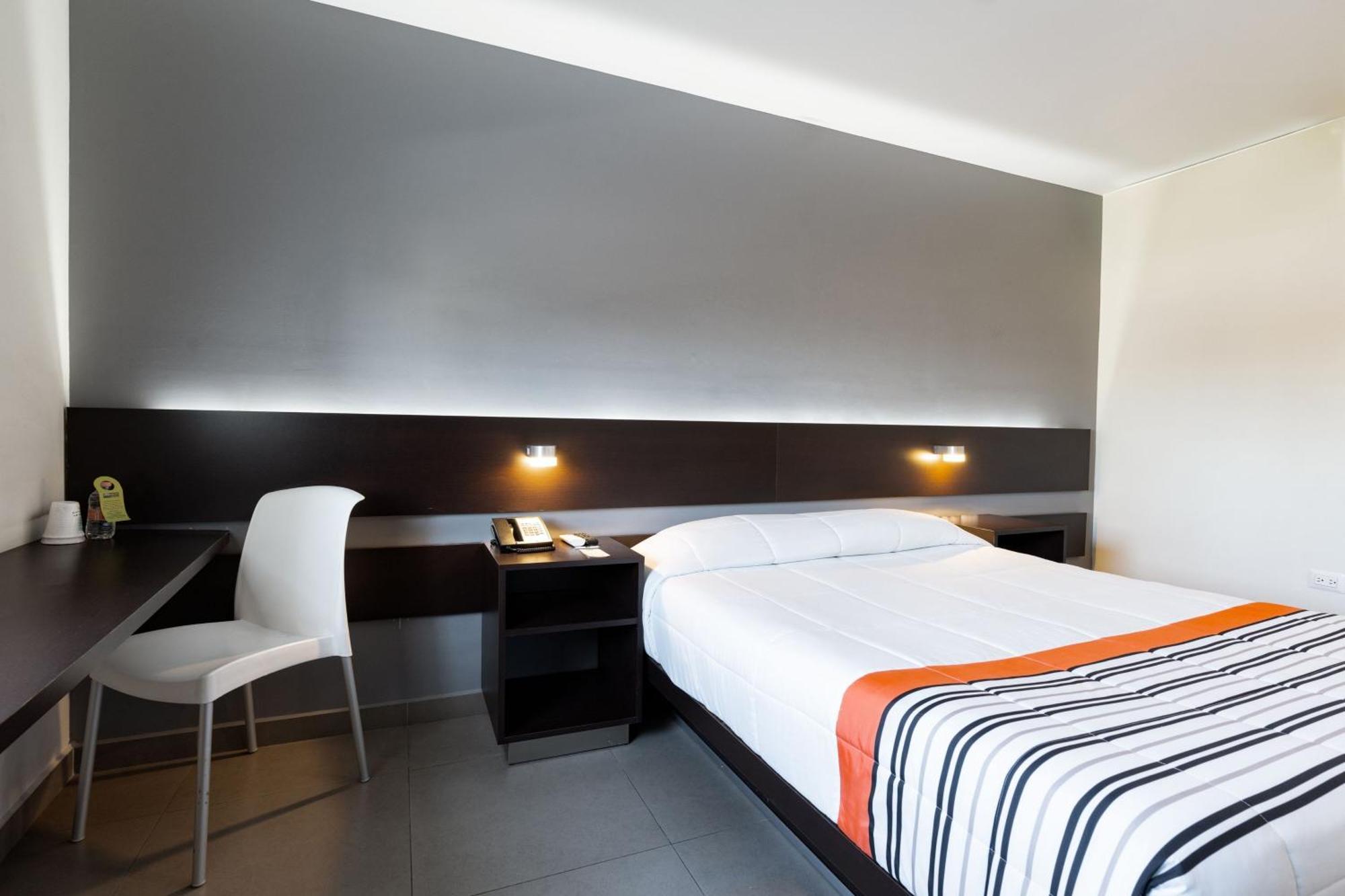 City Express Junior By Marriott Aguascalientes Centro Exterior foto