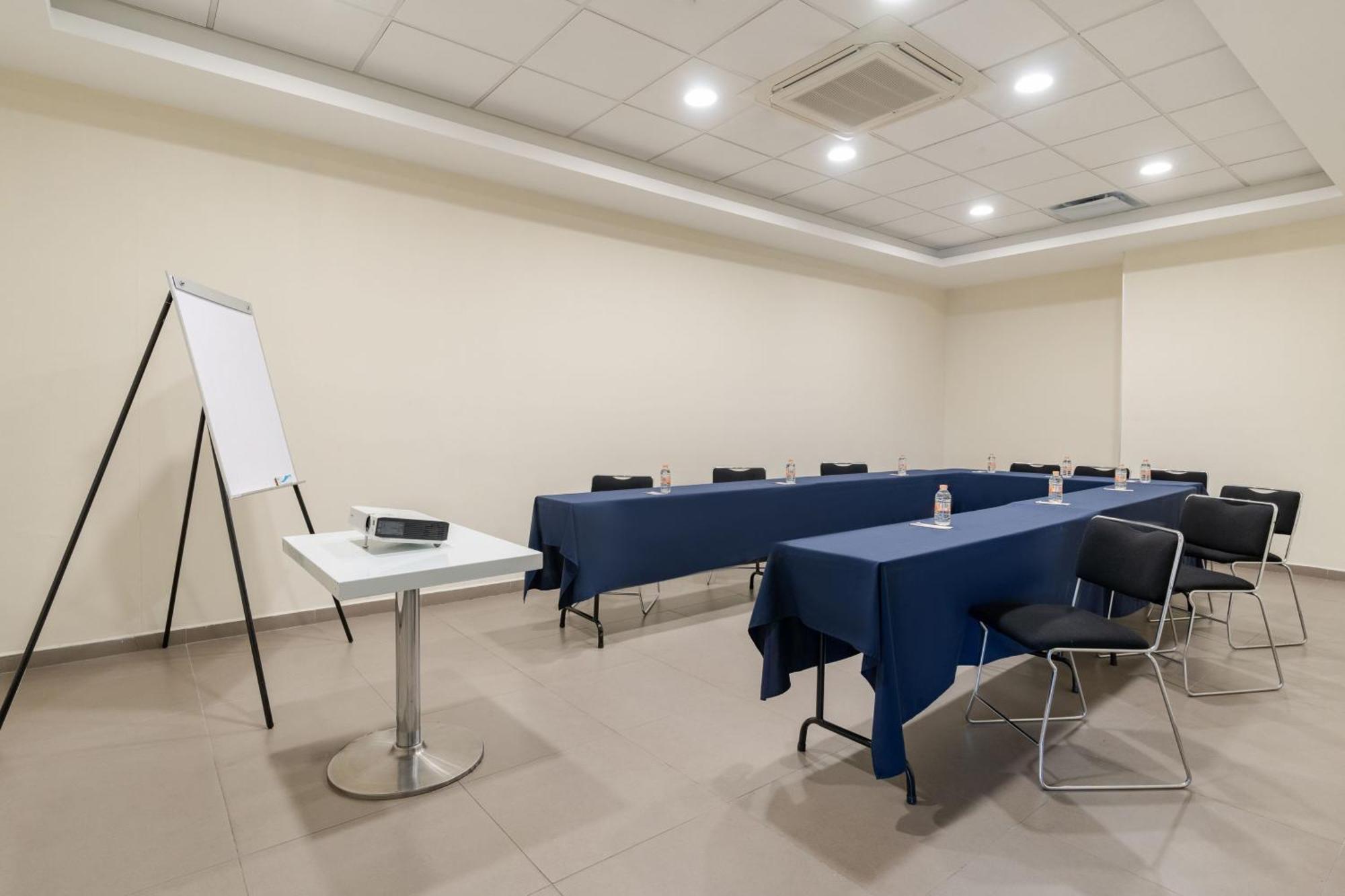 City Express Junior By Marriott Aguascalientes Centro Exterior foto
