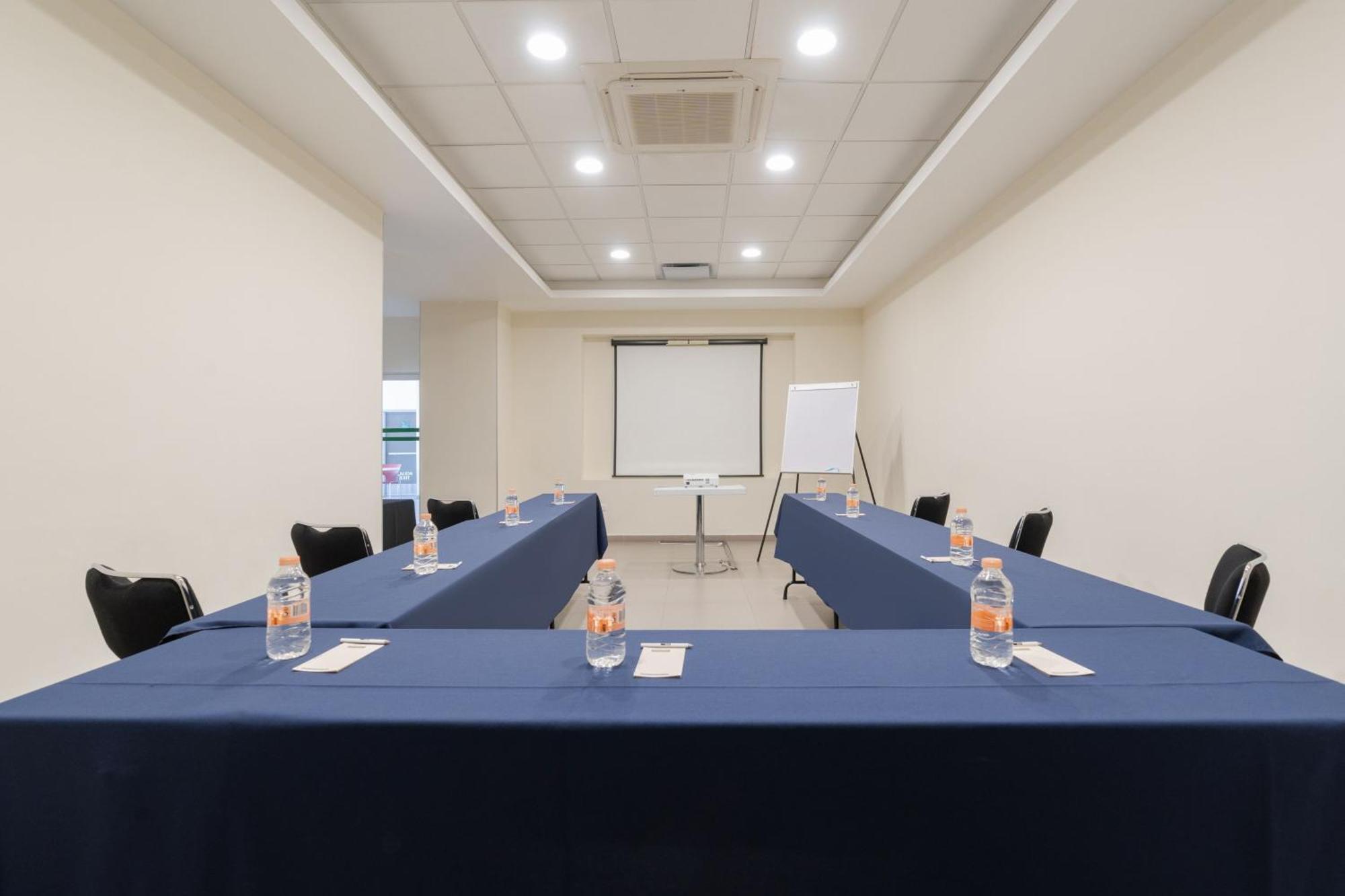 City Express Junior By Marriott Aguascalientes Centro Exterior foto
