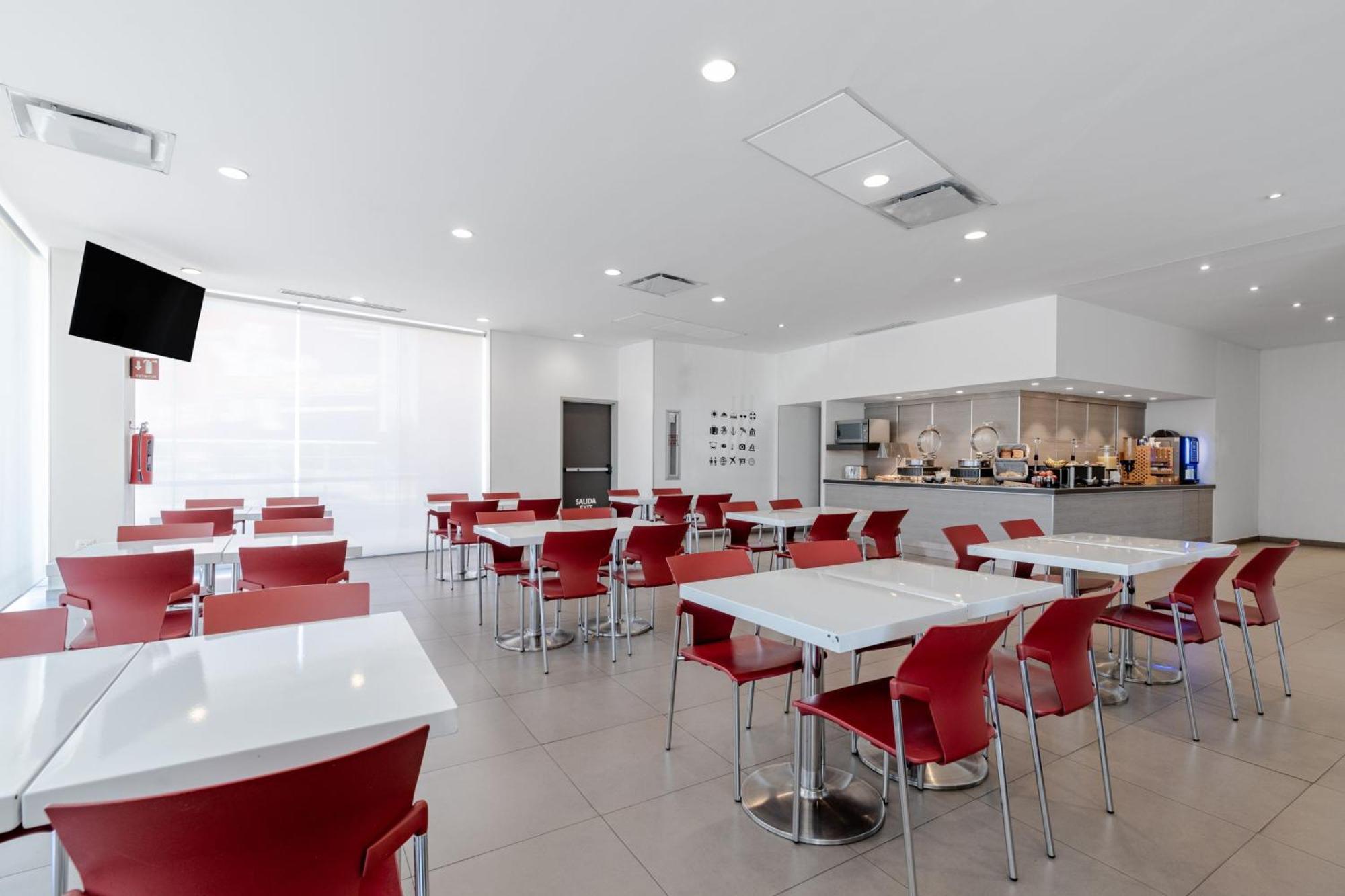 City Express Junior By Marriott Aguascalientes Centro Exterior foto