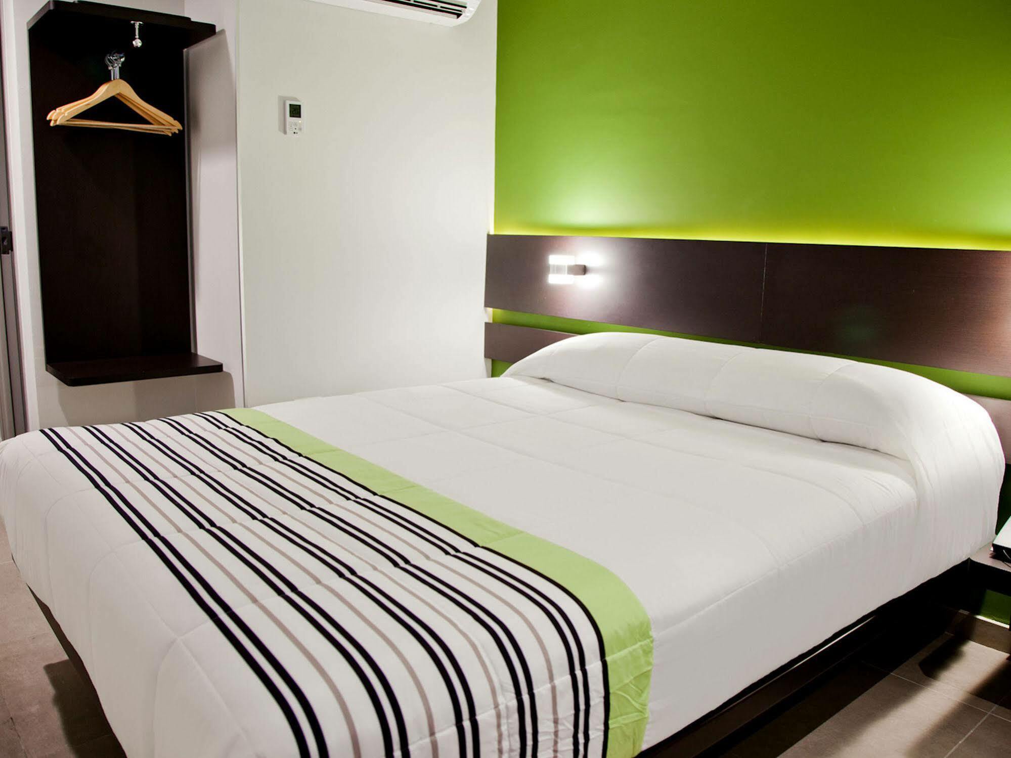 City Express Junior By Marriott Aguascalientes Centro Exterior foto